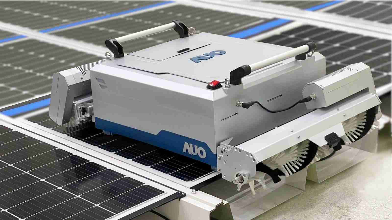 人生就是博致力EPC场域技术升级，，，，导入清洁机器人搭配传感器与AI数据分析，，，，大幅减少维运成本