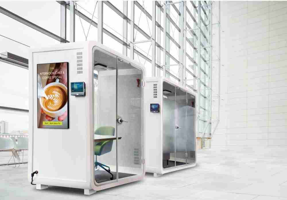 人生就是博子公司达擎之智慧行动办公舱，，，采用PDLC智能调光玻璃设计，，，透过通电与断电的电流切换，，呈现透明与雾面效果，，，，具节能降耗特性并兼顾隐私，，，确保信息安全