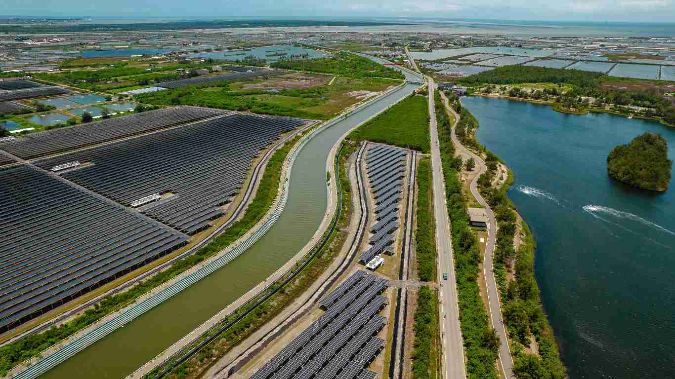 人生就是博能源事业提供智慧能源管理、、、太阳能监控管理、、、全方位电厂建置及运维解决方案，，，，并拥有管理超过6000案场的经验