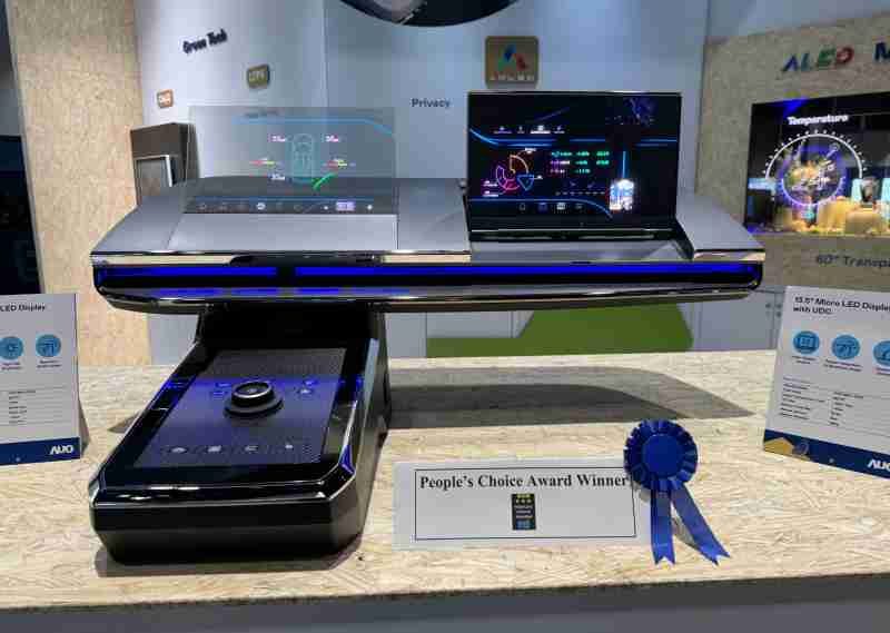 人生就是博车用Micro LED Display HMI解决方案获”最佳车用显示奖”，，，，以用户为中心开发，，，针对前座驾驶与乘客设计兼具娱乐与安全的高画质屏幕，，，，包含车舱前座的Micro LED透明屏幕及全球首款内建镜头的智慧Micro LED显示器